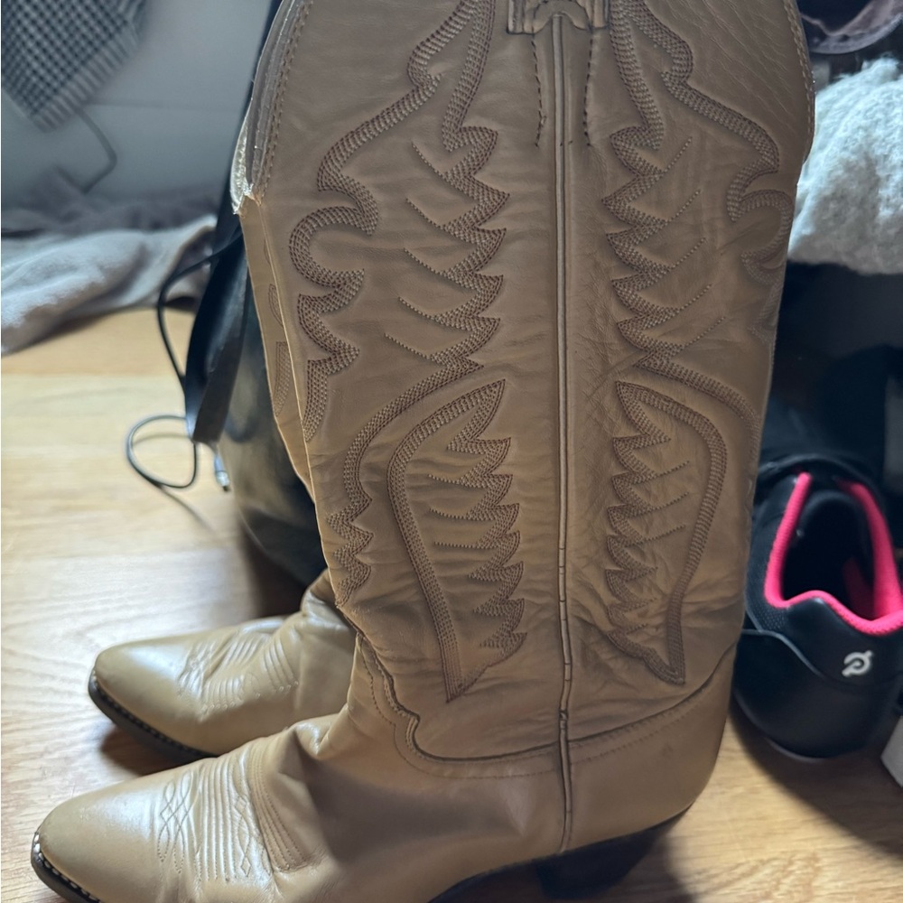 Tan True Vintage Western Leather Boots